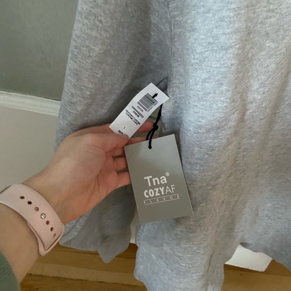 aritzia crew neck - Picture 1 of 3